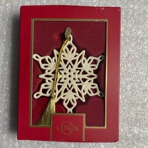 Lenox 895772 2024 Snow Fantasies Snowflake Ornament